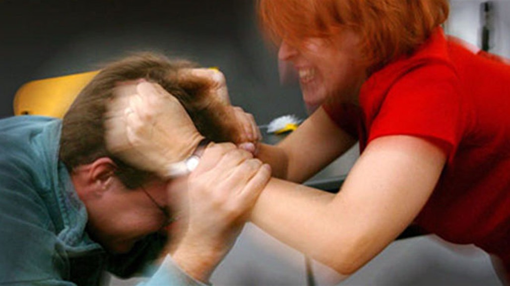 رفض إعادة حقوقها.. امرأة تخطف طليقها وتبرحه ضرباً