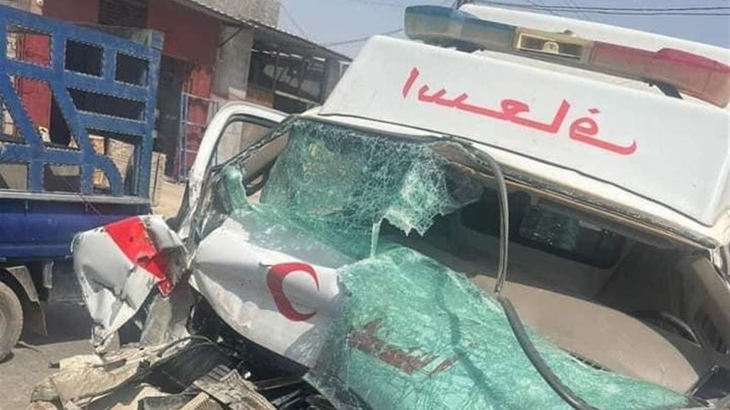 تحمل مريضاً مصاباً بجلطة دماغية.. تعرض سيارة إسعاف لحادث سير في صلاح الدين (صور) 