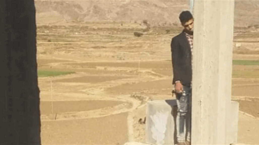 شاب عربي يشنق نفسه أمام منزل حبيبته وهذا ما كتبه (صور) 