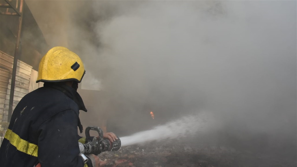 فرق الدفاع المدني تخمد النيران في "مخازن" العبيدي