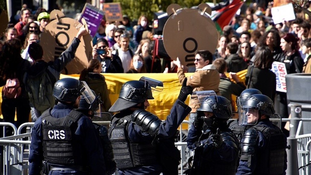 فرنسا.. اشتباكات بين الشرطة وطلاب رافضين لنتائج الانتخابات