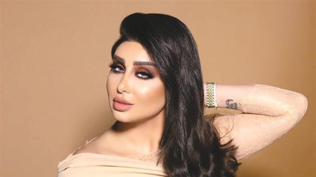 فنانة كويتية تعلن حملها على الهواء (فيديو) 