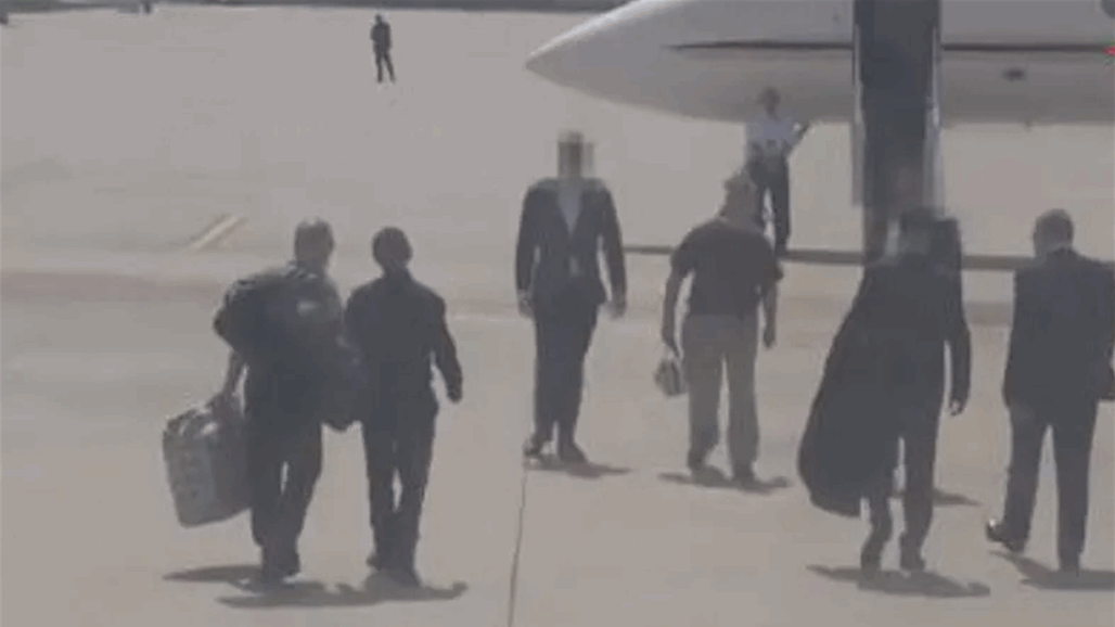فيديو يوثق لحظة تبادل سجناء أمريكا وروسيا