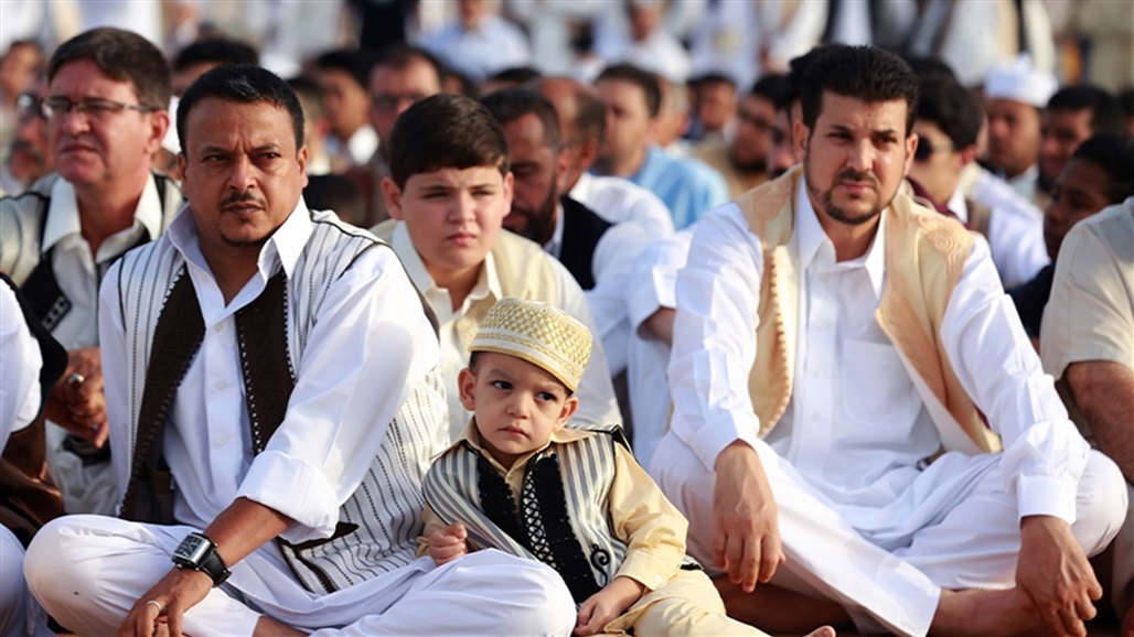 دولة عربية تحدد موعد أول ايام عيد الفطر