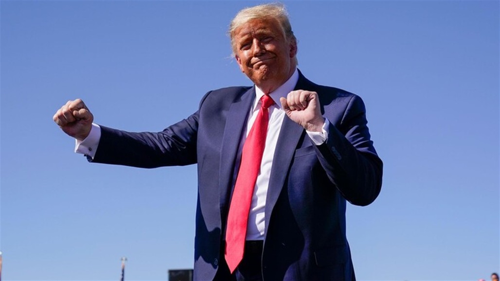 ترامب يرقص أمام تجمع حاشد لأنصاره (فيديو)