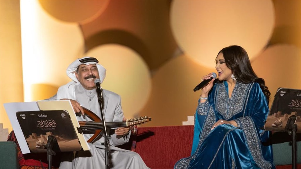 قبلة عبدالله رويشد لأحلام تثير جدلاً واسعاً (فيديو)