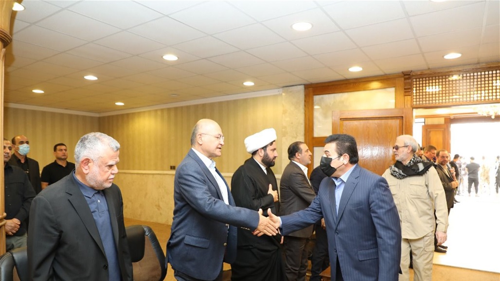 بالصور.. جانب من مجلس عزاء الانصاري