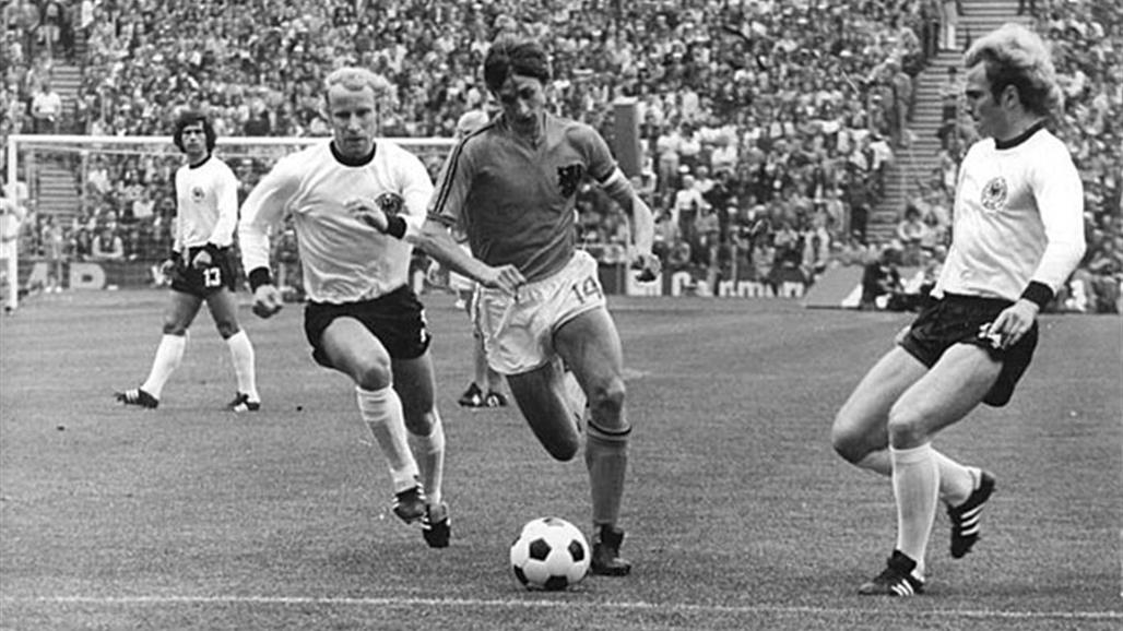 نادي أوروجواي يعرض الكرة النهائية لكأس العالم 1974 للبيع