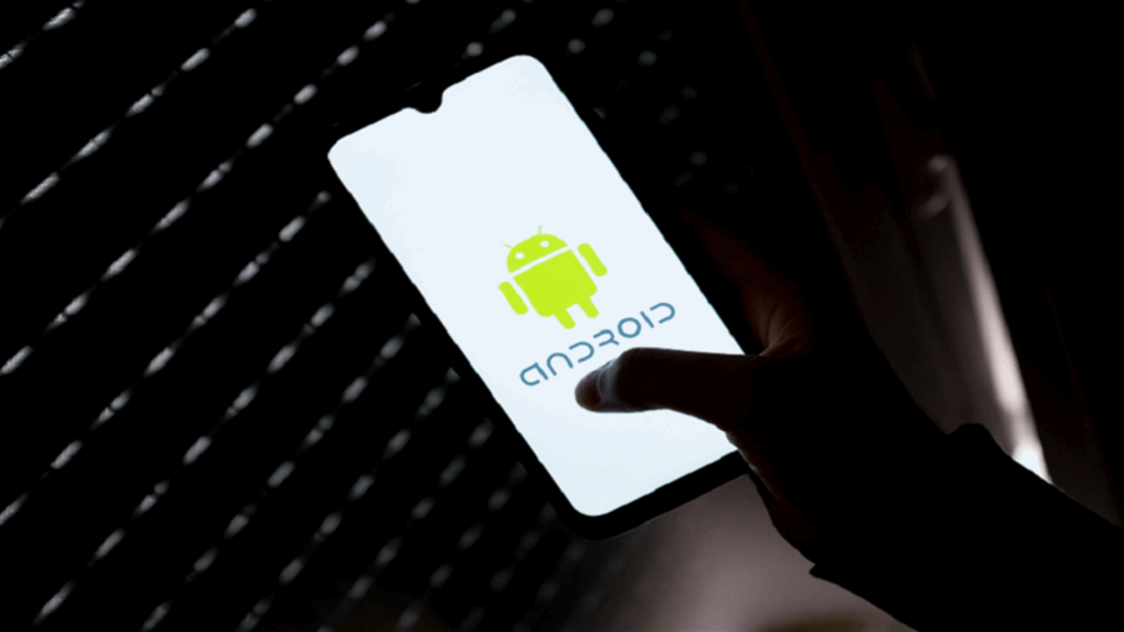 غوغل تحظر ثلاثة تطبيقات شهيرة.. احذفها من هاتف "أندرويد" الآن!