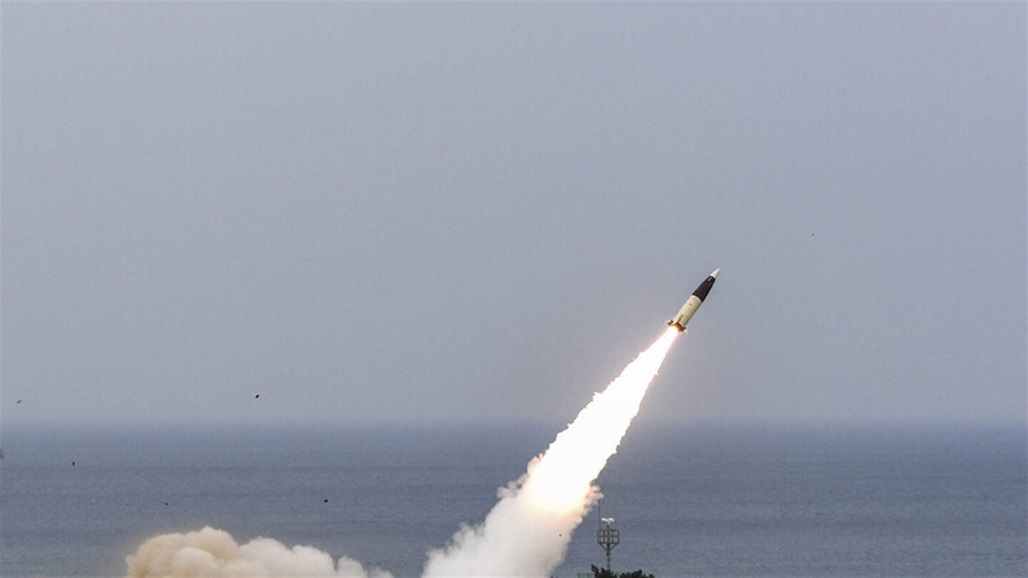 كوريا الشمالية تطلق دفعة من الصواريخ الباليستية ونظيرتها تعلق 