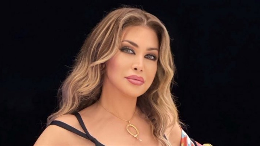نوال الزغبي تلفت الأنظار بإطلالة جريئة (صورة)