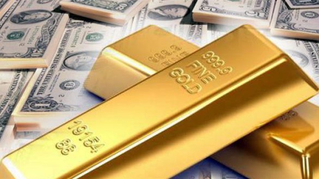 ارتفاع الدولار يهوي بأسعار المعدن الأصفر
