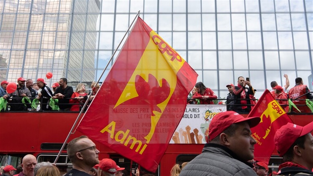 احتجاجات في عاصمة أوروبية.. مطالبة بتغيير تشريعات العمل