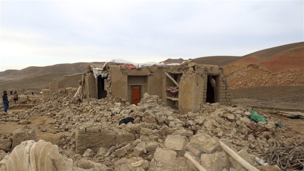زلزال في أفغانستان يخلف عشرات القتلى والمباني المدمرة