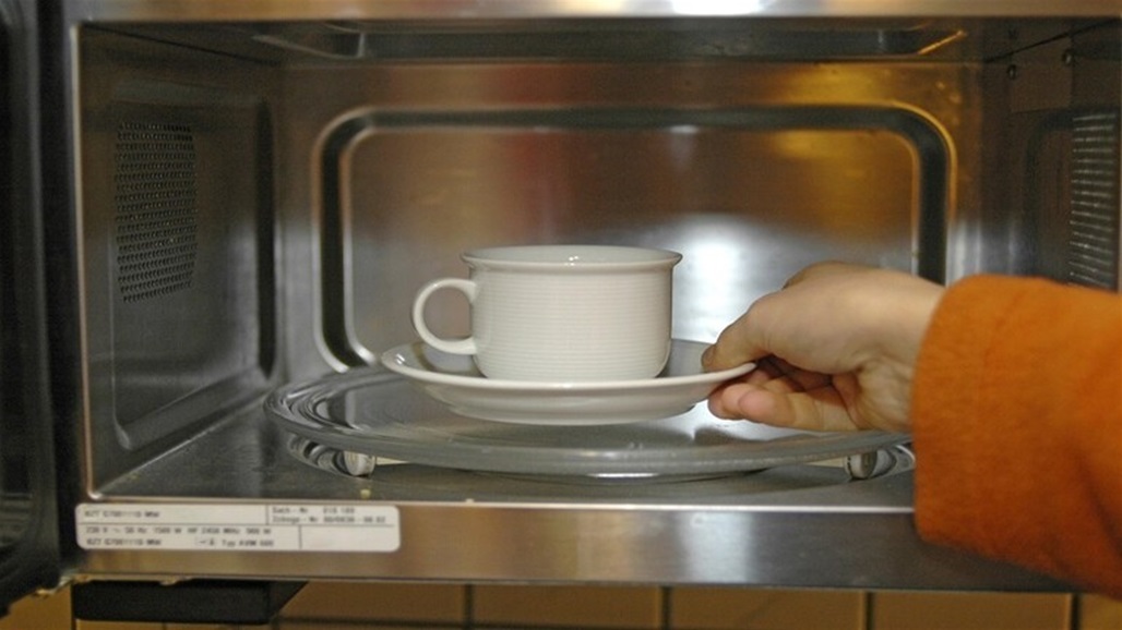 مواد غذائية لا ينصح بتسخينها في أفران الميكروويف