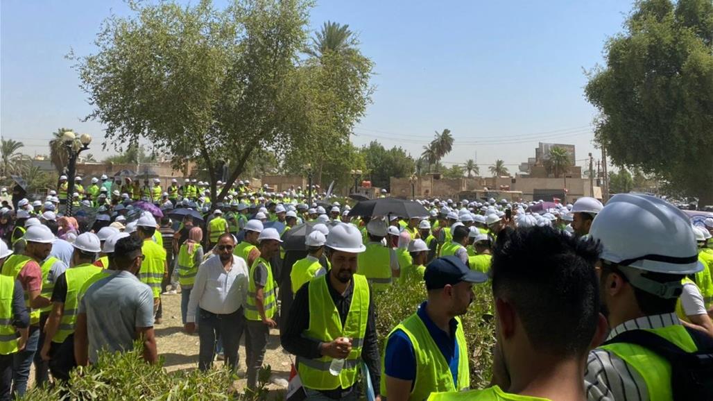 حددوا عدة مطالب.. وقفة احتجاجية لبناة الوطن ورسائل مباشرة لإنقاذ مهنتهم