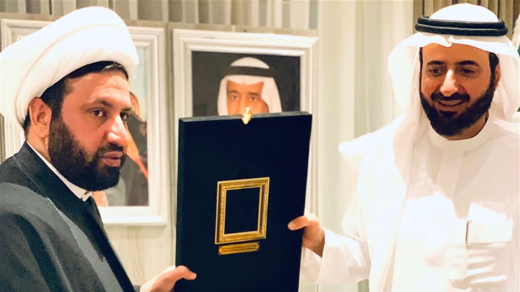 وزير الحج السعودي يمنح رئيس البعثة العراقية "درع التميز"