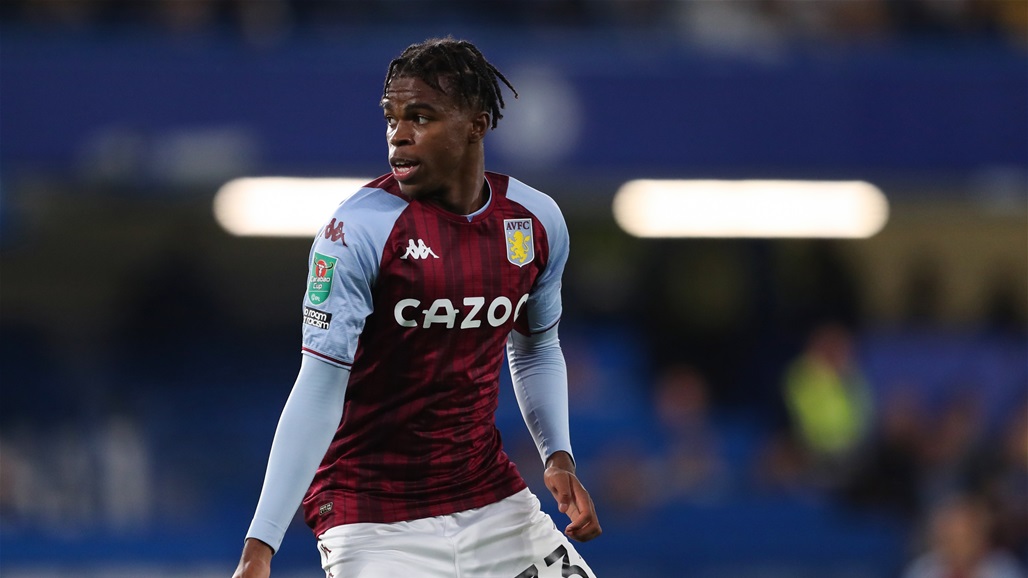 برشلونة يضع عينه على جوهرة أستون فيلا 