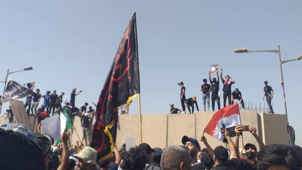 إسقاط الحاجز الثالث من الكتل الكونكريتية على جسر الجمهورية