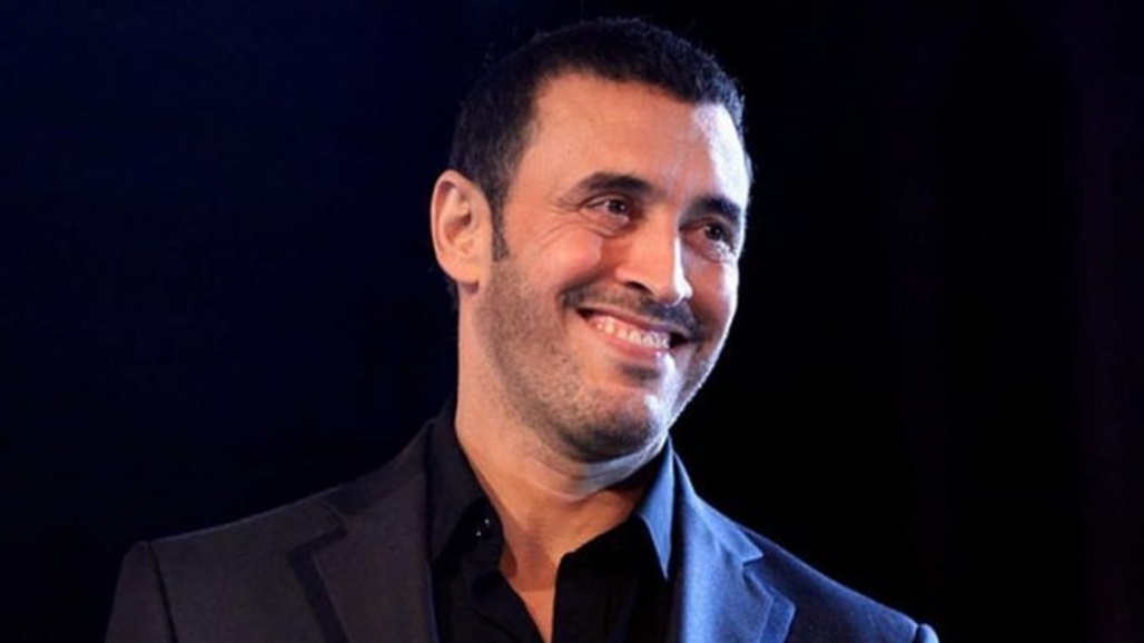 "كأنه صديقه".. كاظم الساهر برفقة ابنه وسام في نيويورك (صورة)