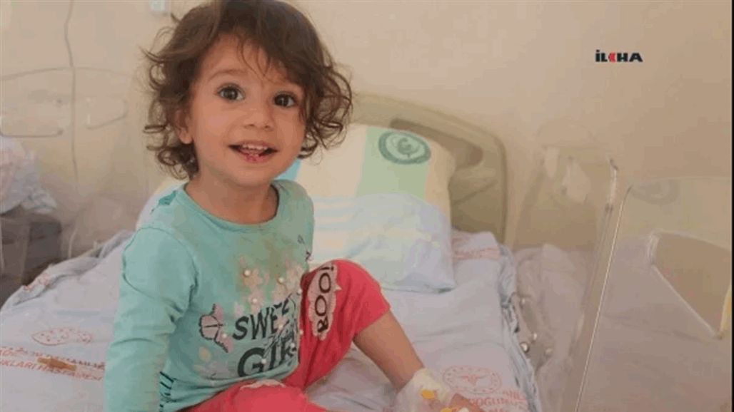 طفلة تركية تعض أفعى سامة وتقتلها بأسنانها انتقامًا منها