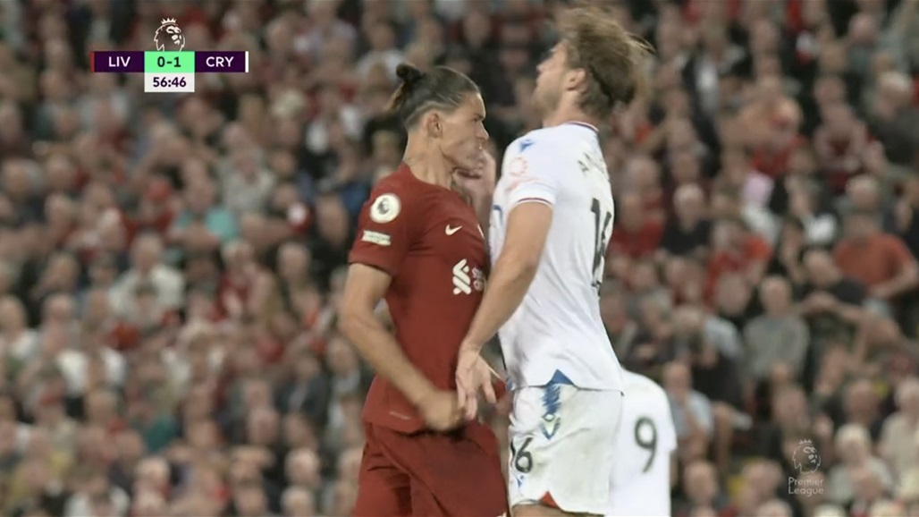 مدافع كريستال بالاس يتلقى تهديدا بالقتل بعد تسببه بطرد نونيز 