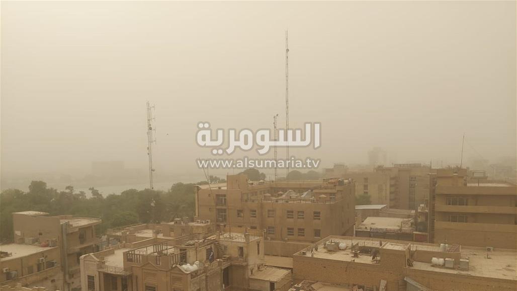 عاصفة ترابية تضرب العاصمة بغداد وتخنق أجواءها (صور) – عاجل 