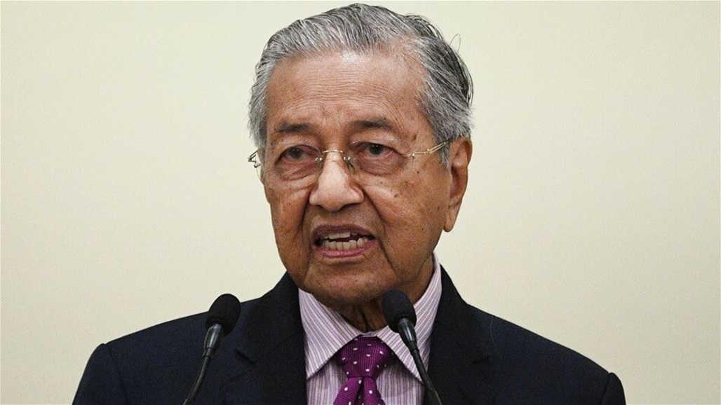 ماليزيا.. نقل مهاتير محمد إلى المستشفى إثر إصابته بكورونا