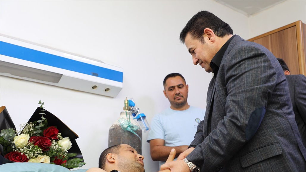 بالصور.. رئيس لجنة تقصي حقائق أحداث الخضراء يتفقد الجرحى داخل المستشفيات 