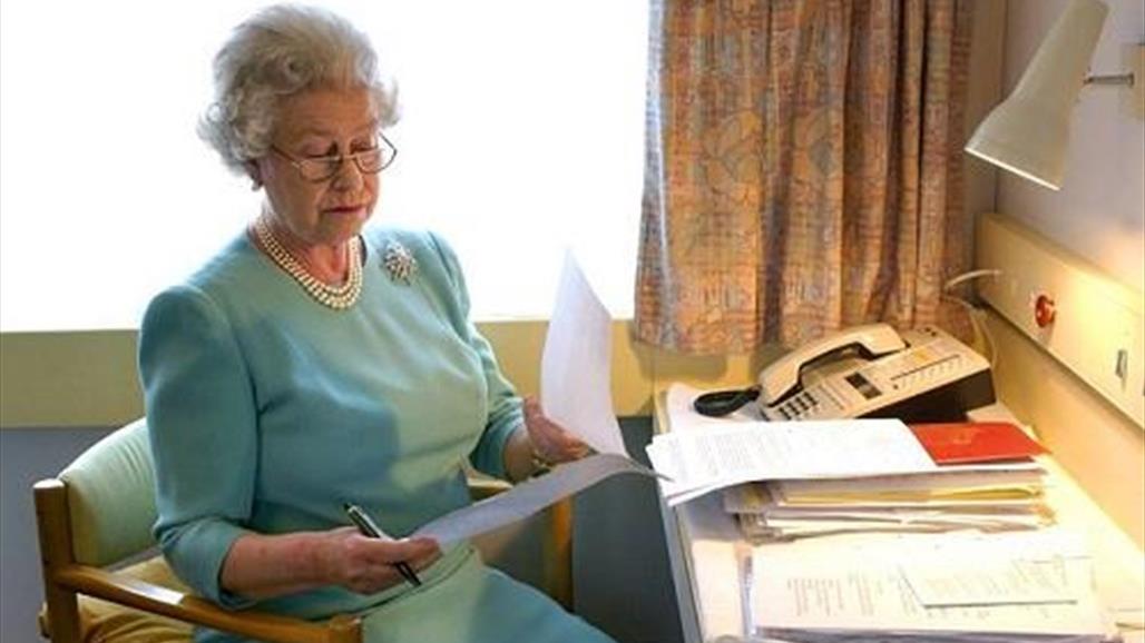 تفتح بعد 63 عاماً.. رسالة سرية كتبتها الملكة إليزابيث فما محتواها؟