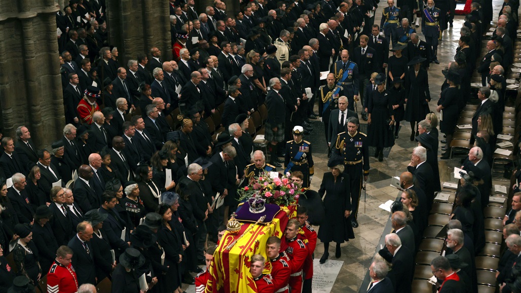 جنازة مهيبة لملكة بريطانيا التي حكمت 70 عاما (صور)
