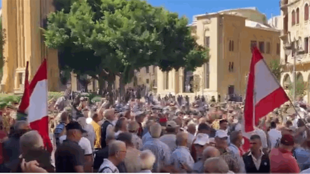 عسكريون متقاعدون يقتحمون محيط البرلمان اللبناني (فيديو)