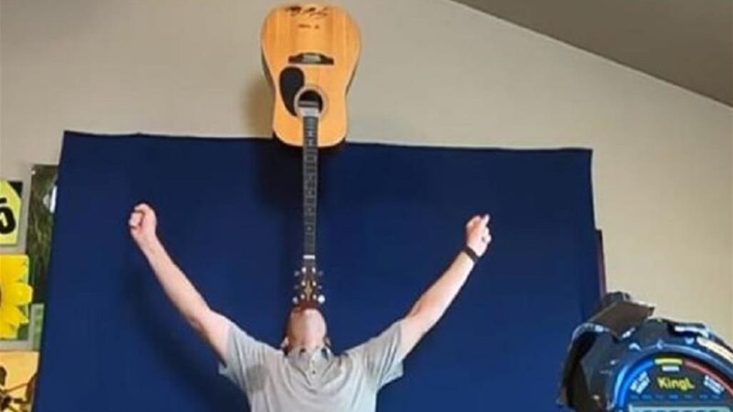 رجل الغيتار يحطم رقماً قياسياً في موسوعة غينيس (فيديو)