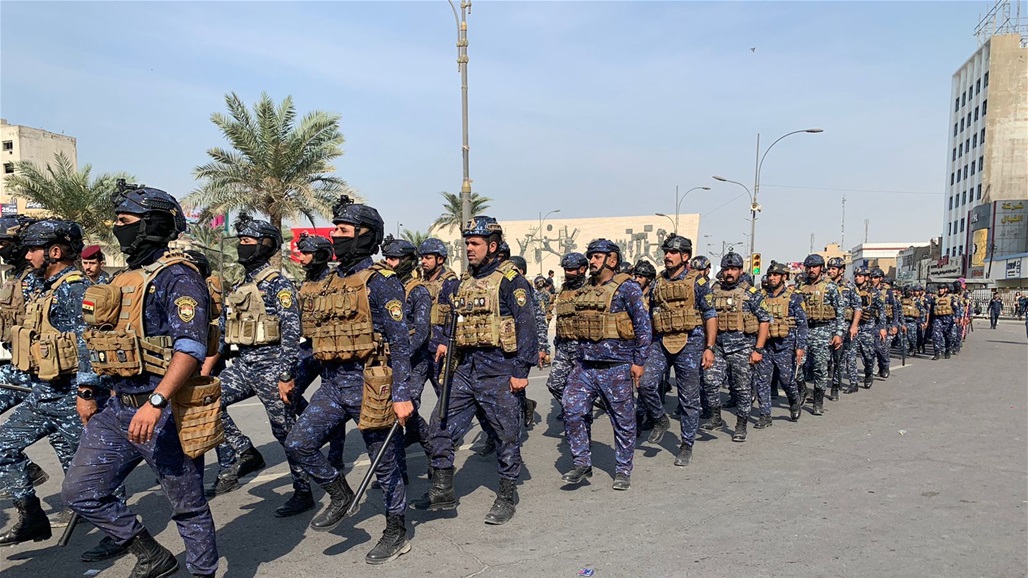 بالصور.. ساحة التحرير تغص بالعناصر الأمنية تزامنا مع توافد المتظاهرين
