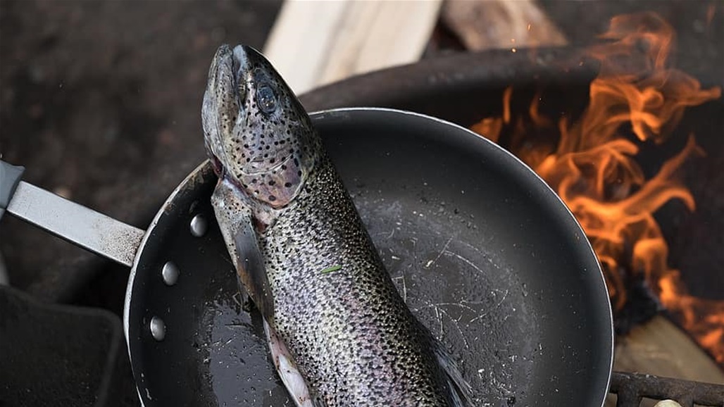 ما هو سرّ السمكة الكبيرة والمقلاة الصغيرة؟..قصّة وعبرة