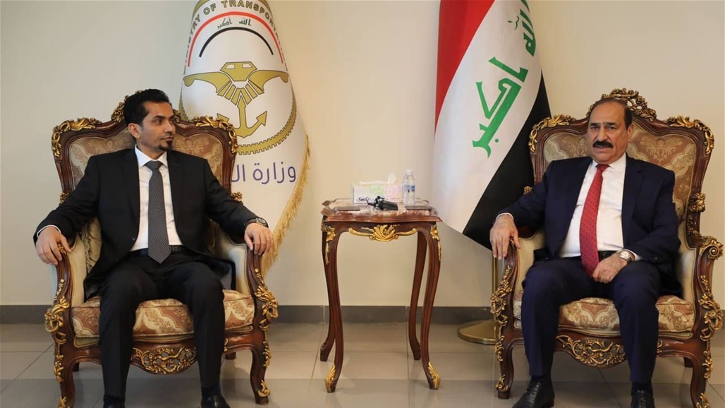 وزير النقل يبحث مع مدير الخطوط الجوية الملفات المتعلقة بالناقل الوطني