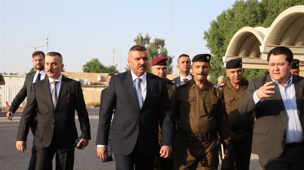 وزير الداخلية يوجه بالإسراع في تسليم البطاقات الوطنية للمواطنين