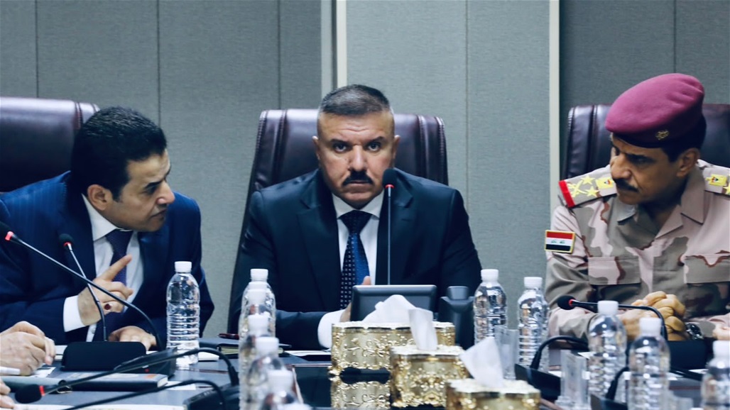 برئاسة الشمري.. اجتماع أمني لمناقشة انتقال المسؤولية من الدفاع الى الداخلية (صور) 