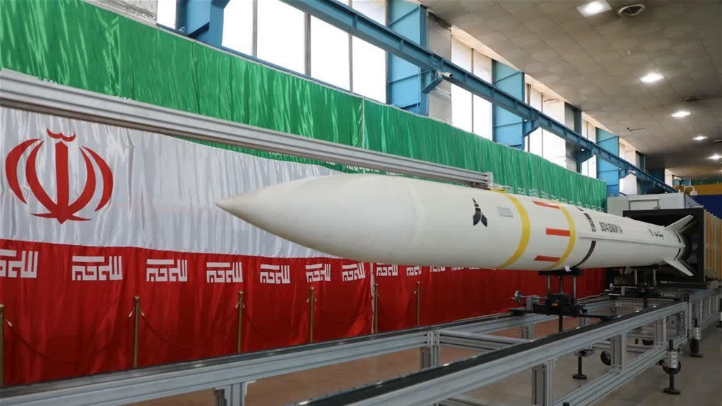 بعيد المدى.. إيران تزيح الستار عن صاروخ "صياد" (صور)