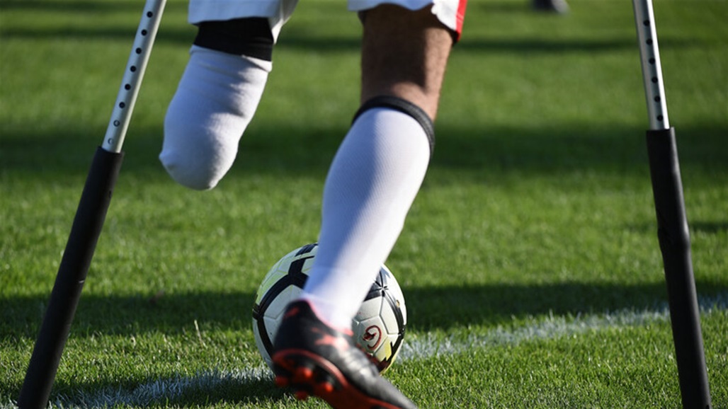لاعب بساق واحدة يسجل هدفا مذهلا (فيديو)