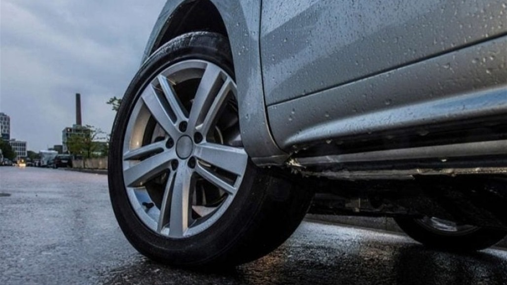 سيارة "مجنونة" تدهس صاحبتها ثلاث مرات