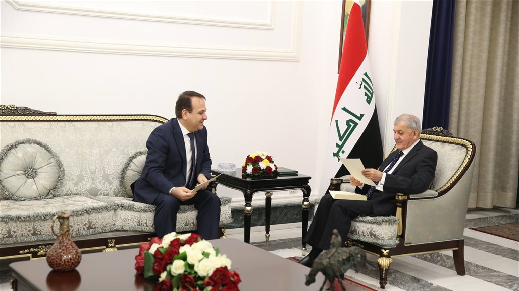 رئيس الجمهورية يتلقى رسالتين من رئيسي الحكومة والبرلمان اللبنانيين