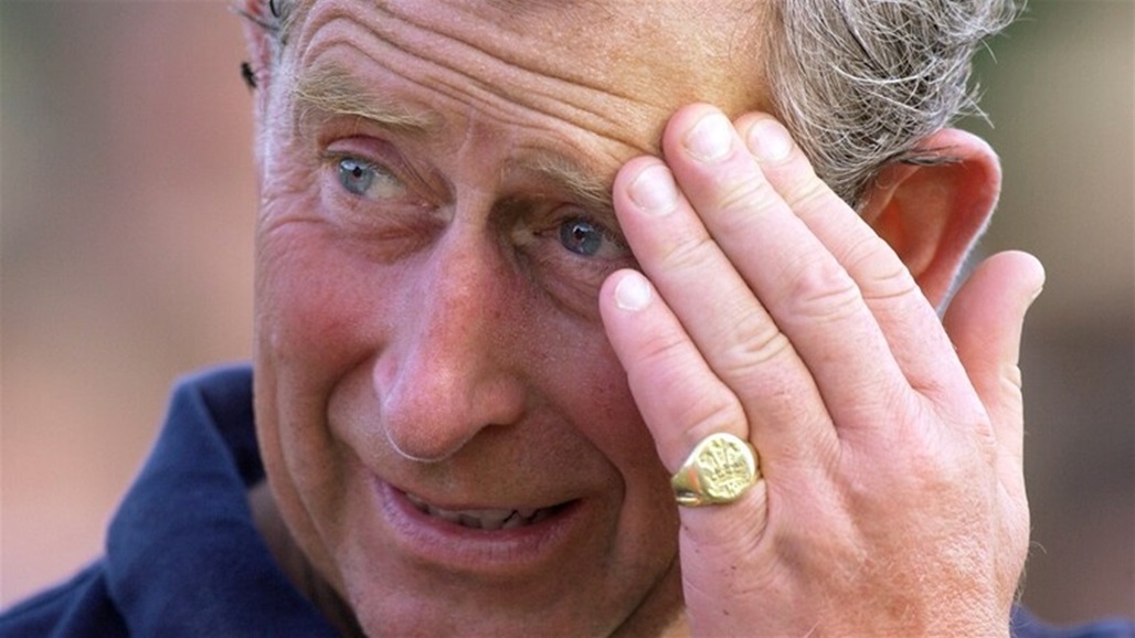 ما سر خاتم الملك تشارلز الذهبي الذي لا يخلعه أبدا؟ (صور)
