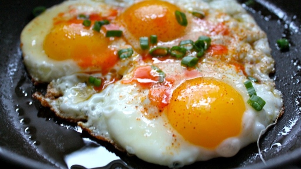 "البيض المقلي" يثير غضب الإسبان.. ما القصة؟