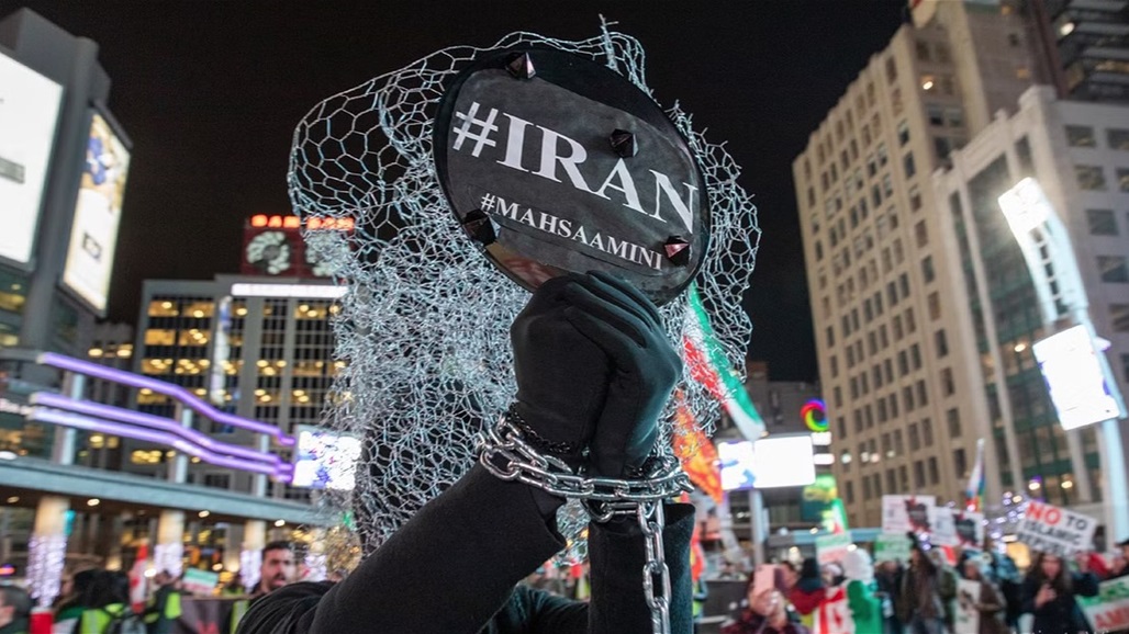 على خلفية تزوير أنباء.. اعتقال نائب مدير وكالة "فارس" الإيرانية