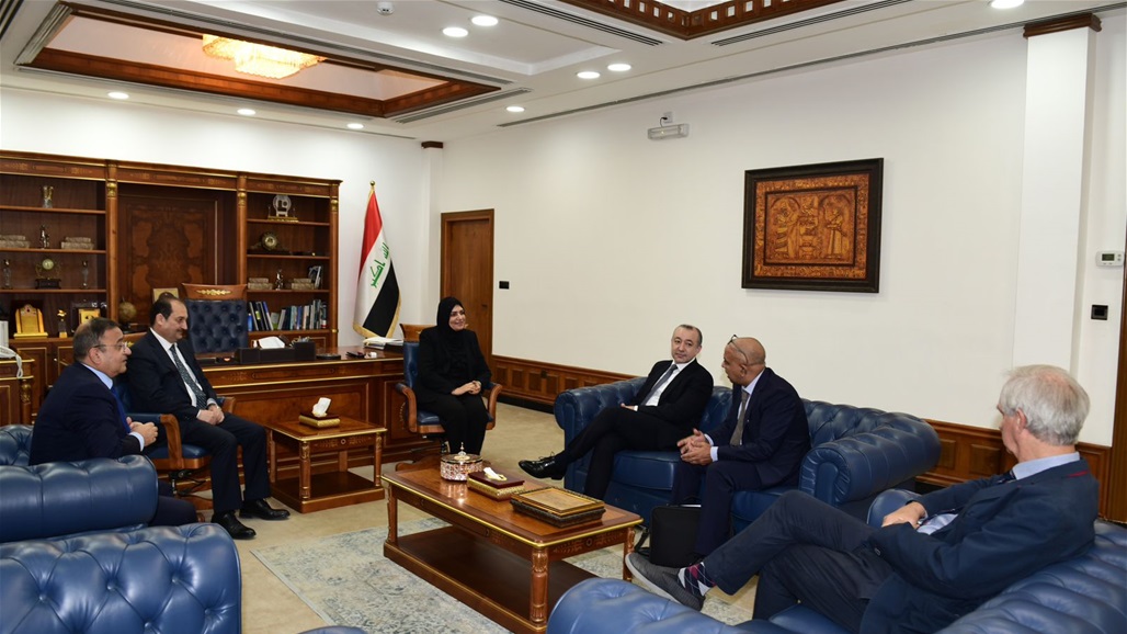 المالية تبحث مع صندوق النقد أولويات استقرار الاقتصاد العراقي