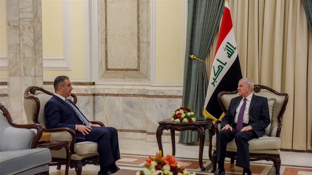 رئيس الجمهورية ومحافظ البنك المركزي يؤكدان أهمية تنويع مصادر الدخل القومي 