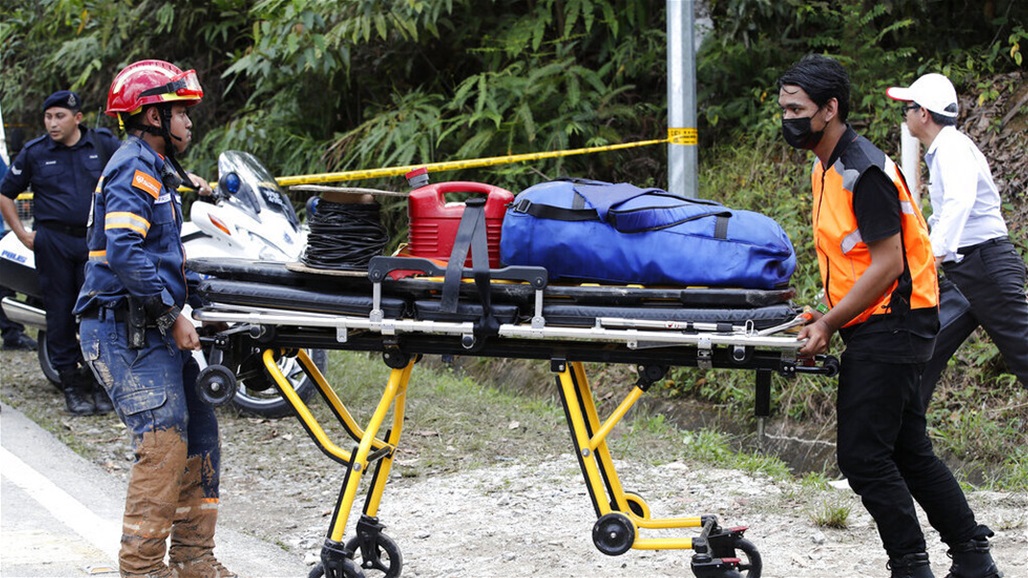 ماليزيا.. 16 قتيلاً و17 مفقوداً بانهيار مخيم سياحي خارج العاصمة