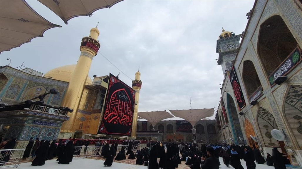 بالصور.. مئات الزائرين يحيّون ذكرى استشهاد الزهراء (ع) في النجف 