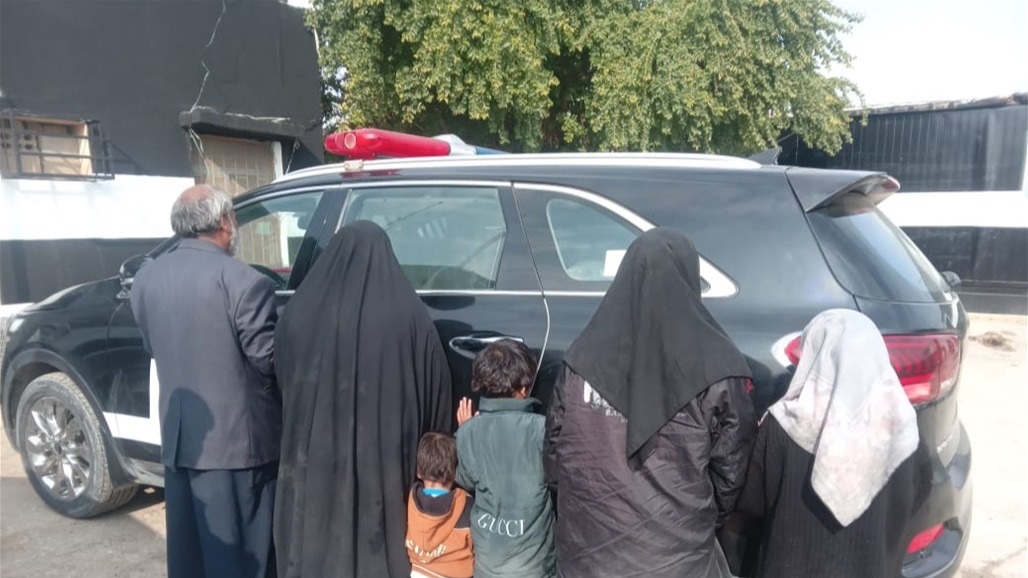 كربلاء.. القبض على 6 أشخاص من عائلة أجنبية تمارس &quot;التسول&quot; (صورة) 
